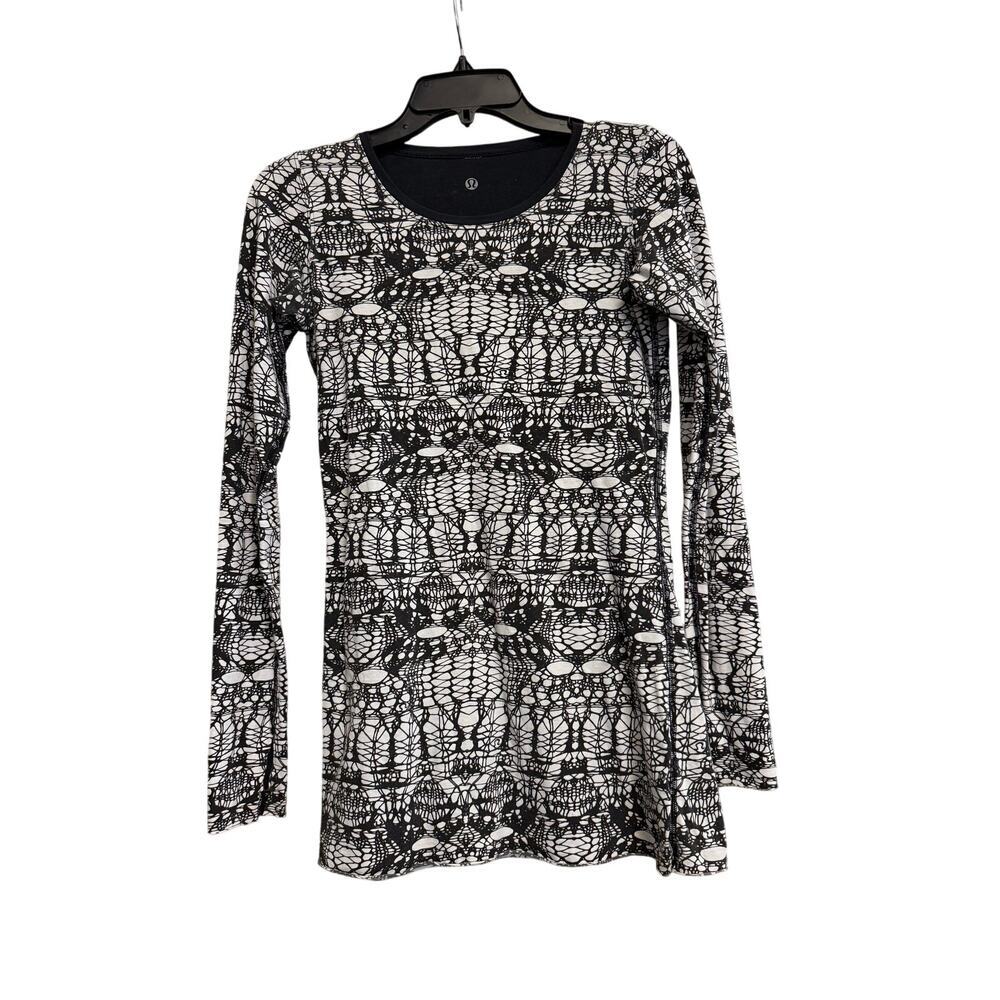 Lululemon Black White Reversible Cabin Long Sleeve Shirt Sz Small GS